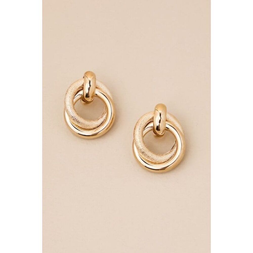Lulus Bold Glow Gold Textured Interlocking Hoop Earrings - Size One Size